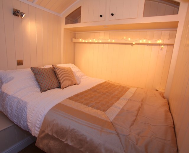 Glamping holidays in Oxfordshire, South East England - Abbey Farm